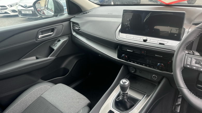 Nissan Qashqai 1.3 DiG-T MH N-Connecta 5dr Petrol Hatchback